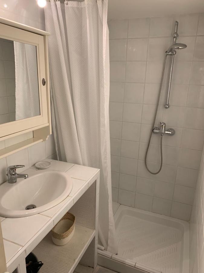 Au 10 Appartement LʼIsle-sur-la-Sorgue Buitenkant foto